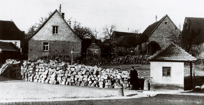 Bauplatz Katholische Kirche Lohnsfeld mit Wiegehäuschen 1930
